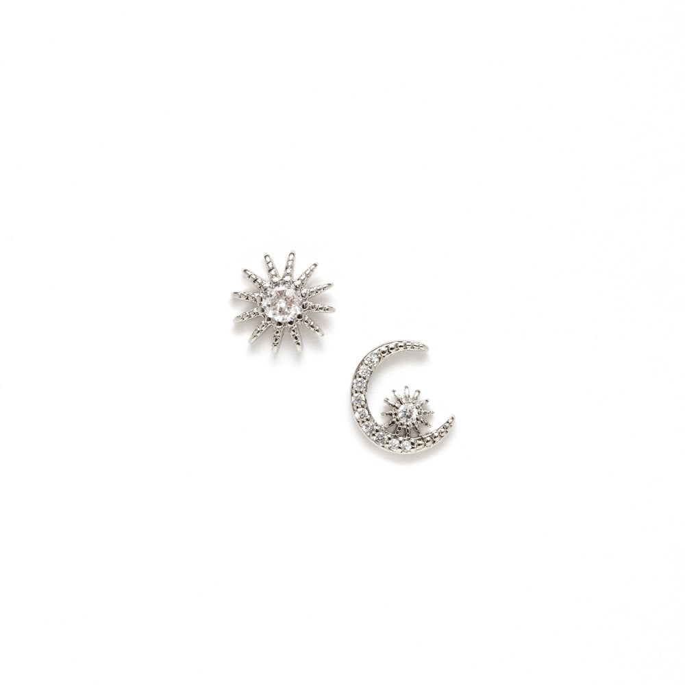 🔹️Sale🔹️ 2/$28
Celestial Silver Studs (S925) - Picture 2 of 4